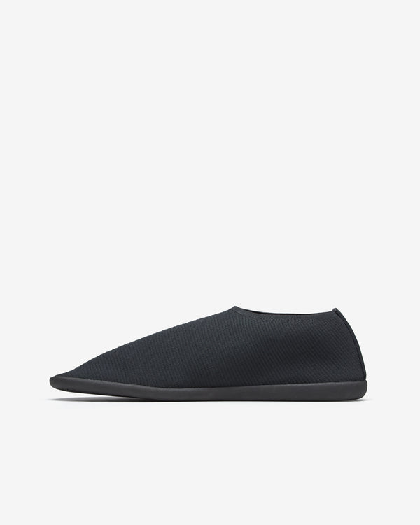 softromaine - Women's Soft Flat - (Black)